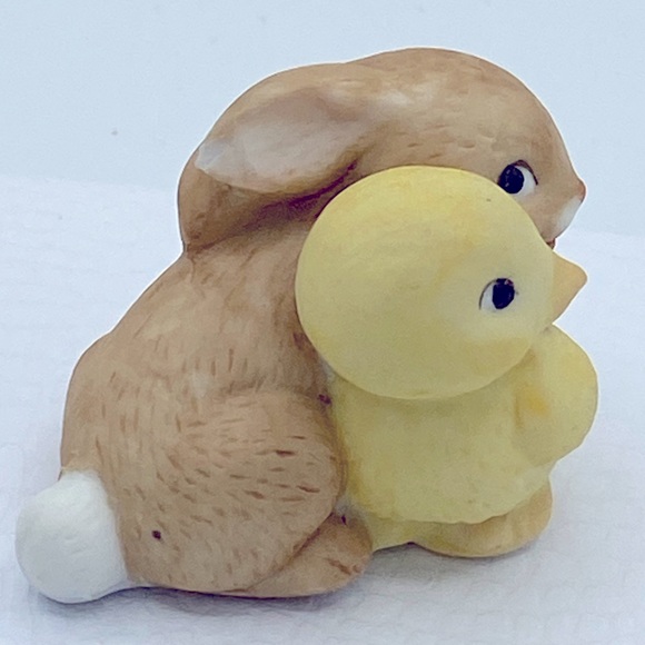 Vintage Enesco Bunny Rabbit With Chick Ceramic Miniature Figurine 1982 - Picture 2 of 7